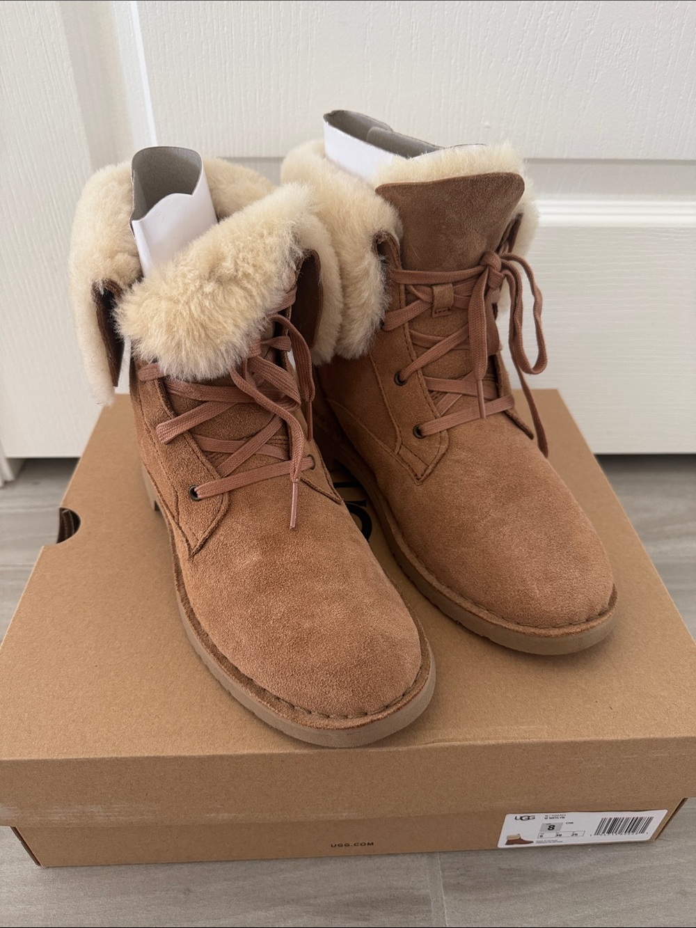 UGG Weylyn Shearling Cuff Ankle Boots -Chestnut Suede -US Womens 8